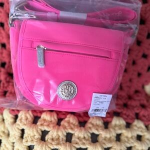 Crossbody bright pink